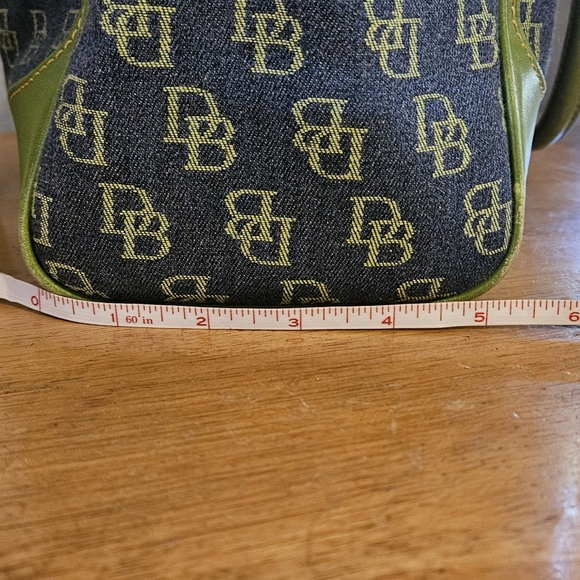 Dooney & Bourke Lg Satchel - Picture 16 of 16
